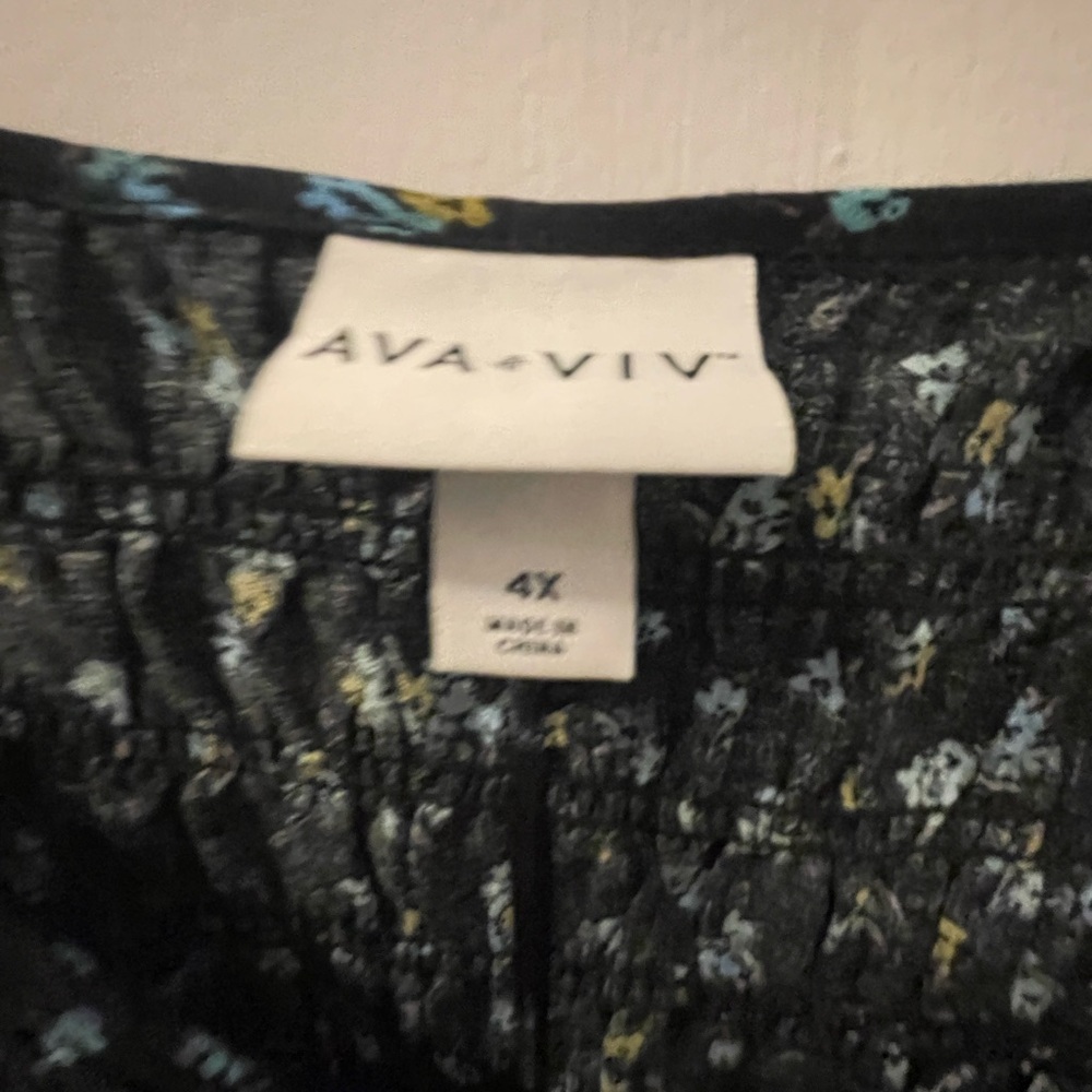 Ava And Viv Floral Top - Picture 3 of 10